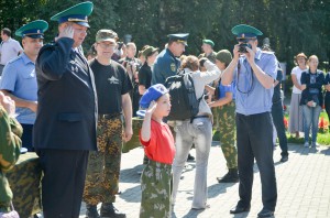 Курсантам военно-патриотического лагеря «Честь имею! Горный Алтай» вручили васильковые береты