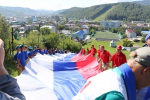 Около 2 000 человек приняло участие в праздновании Дня государственного флага в муниципалитетах Республики Алтай