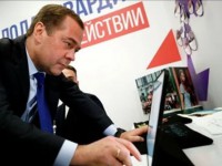 Медведев поддержал предложение засчитывать волонтерство за летнюю практику